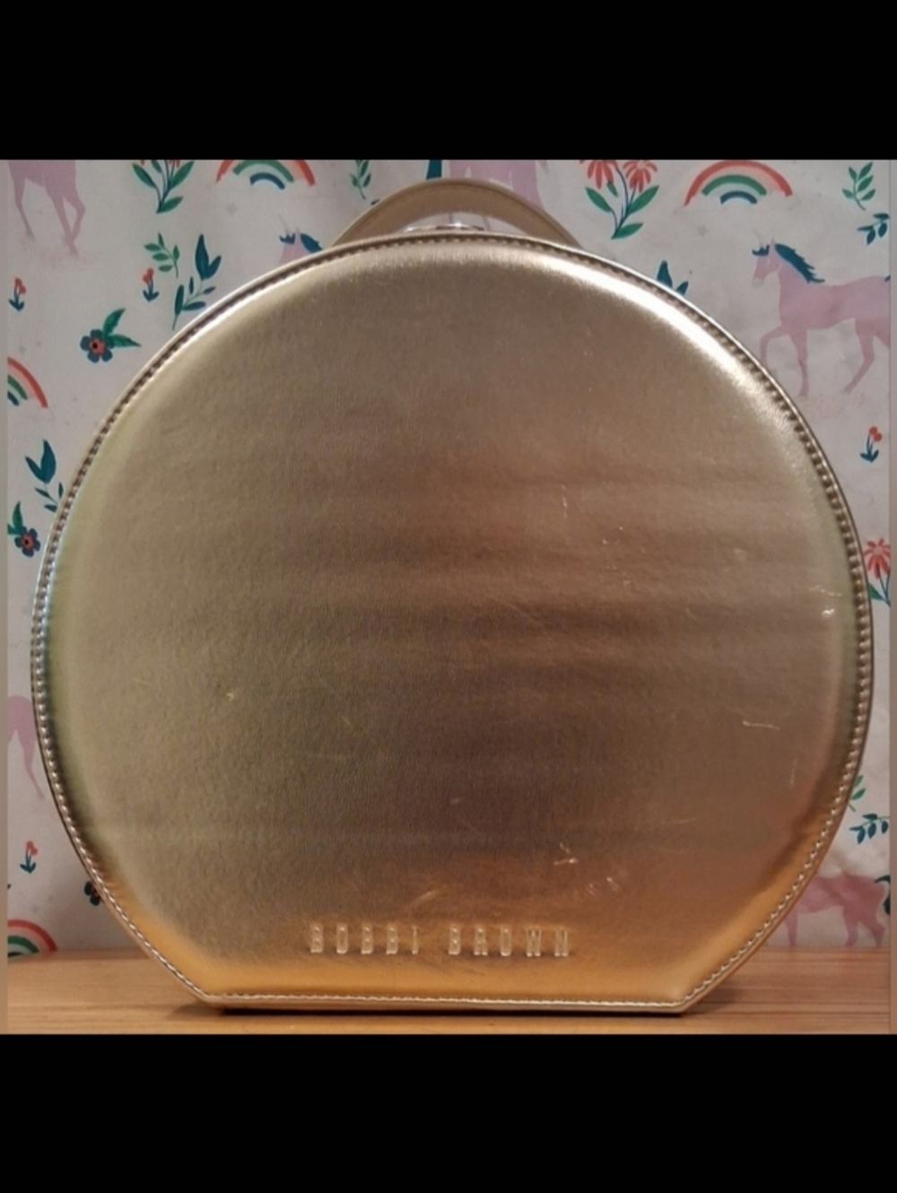 EUC Bobbi Brown Metallic Gold Hard Round Cosmetic Beauty Makeup Travel Case Bag